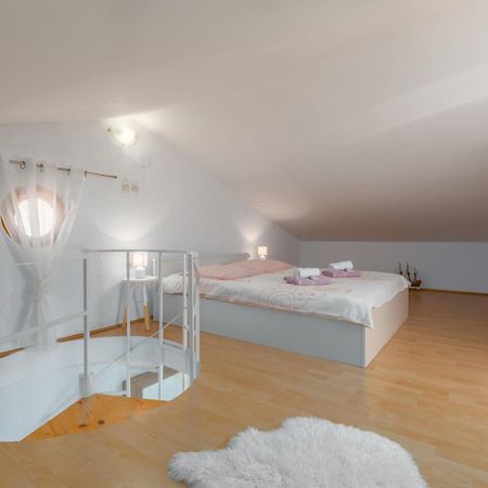 Apartment Leni Near Beach Porec Ngoại thất bức ảnh
